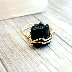 Raw Black Tourmaline Crystal Ring, Gemstone Jewelry Accessories, Size 5.5